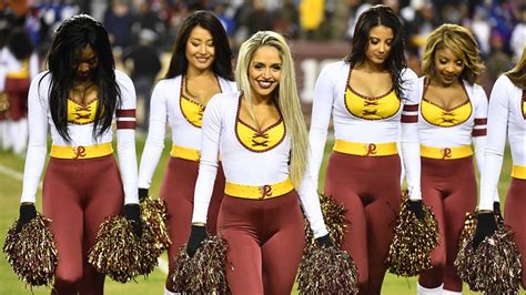 Washington Redskins Cheerleaders Describe Topless Photo。